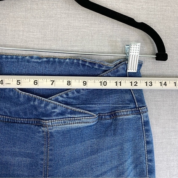 Aeropostale Pull on Flare Jeans Womens XS Medium Wash Blue Mid Rise Factory Fade - Picture 8 of 12